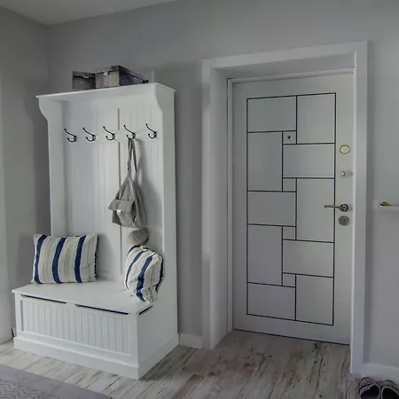 Bellissima 2 Minutes Away From The Apartment *